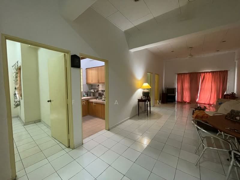 Pangsapuri untuk Dijual di Sri Manja Square Petaling Jaya - Freya Tan - Kitchen - PropertyGuru.com.my