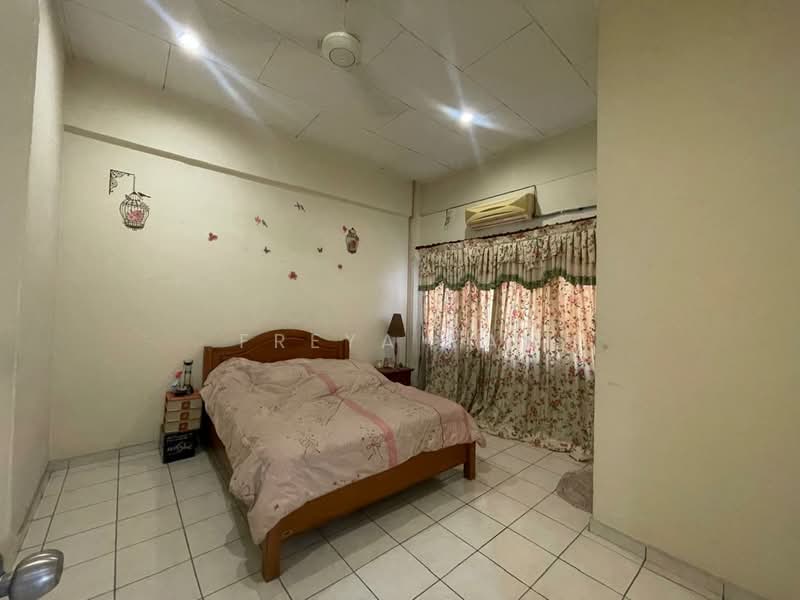 Pangsapuri untuk Dijual di Sri Manja Square Petaling Jaya - Freya Tan - Bedroom - PropertyGuru.com.my