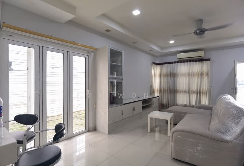 Cluster House for Sale in Setia Impian (Setia Alam) - Eve Wong - Living Room - PropertyGuru.com.my