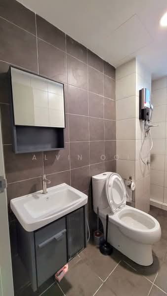 Kondominium untuk Disewa di Fairview Residence - Alvin Ooi - Bathroom - PropertyGuru.com.my