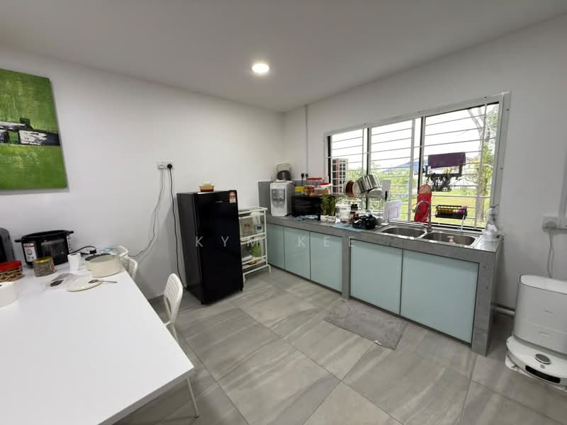 Shop / Office for Sale in Taman Johor Jaya (Johor Bahru) - Kym Kee - Kitchen - PropertyGuru.com.my