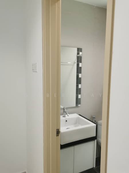 Pangsapuri untuk Dijual di Central Residence @ Sungai Besi - Gilbert Tay - Bathroom - PropertyGuru.com.my