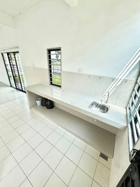 Rumah Teres 2 Tingkat untuk Dijual di Taman Saujana KLIA (Sepang) - Syahrim Naim - Kitchen - PropertyGuru.com.my