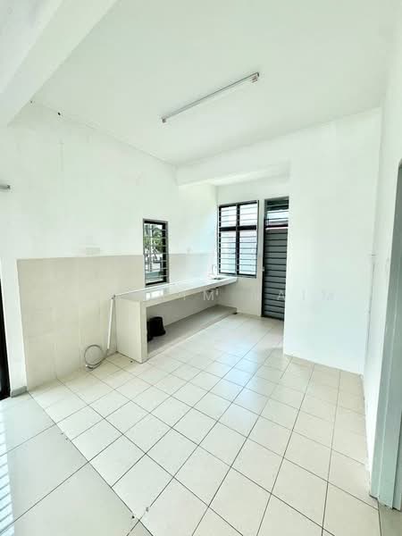 Rumah Teres 2 Tingkat untuk Dijual di Taman Saujana KLIA (Sepang) - Syahrim Naim - Kitchen - PropertyGuru.com.my