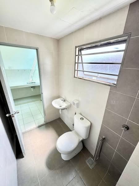Rumah Teres 2 Tingkat untuk Dijual di Taman Saujana KLIA (Sepang) - Syahrim Naim - Bathroom - PropertyGuru.com.my