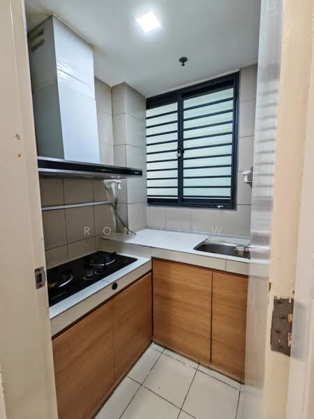 Servis Apartment untuk Dijual di Univ 360 Place - Ron Liew - Kitchen - PropertyGuru.com.my