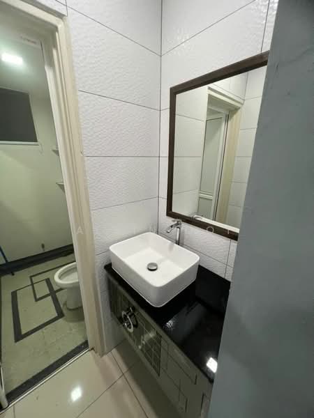 Condominium for Rent at The Golden Triangle Condominium - Alvin Ooi - Bathroom - PropertyGuru.com.my