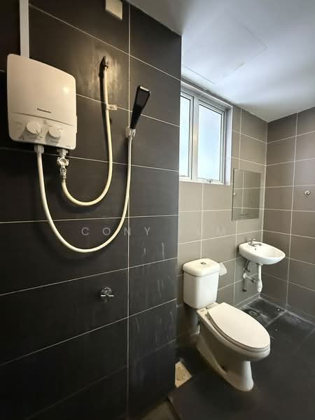 Servis Apartment untuk Disewa di Maxim Residences - Cony Lum - Bathroom - PropertyGuru.com.my