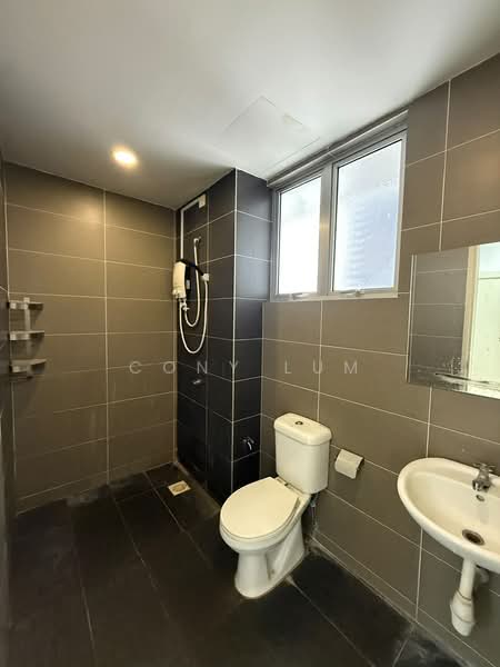 Servis Apartment untuk Disewa di Maxim Residences - Cony Lum - Bathroom - PropertyGuru.com.my