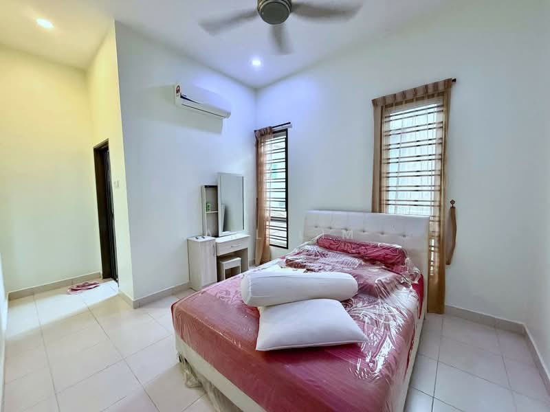 Cluster House for Sale in Taman Seri Austin (Tebrau) - Karl Lim - Bedroom - PropertyGuru.com.my