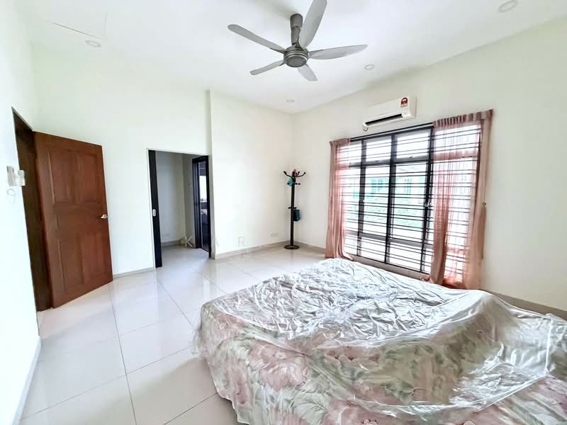 Cluster House for Sale in Taman Seri Austin (Tebrau) - Karl Lim - Bedroom - PropertyGuru.com.my