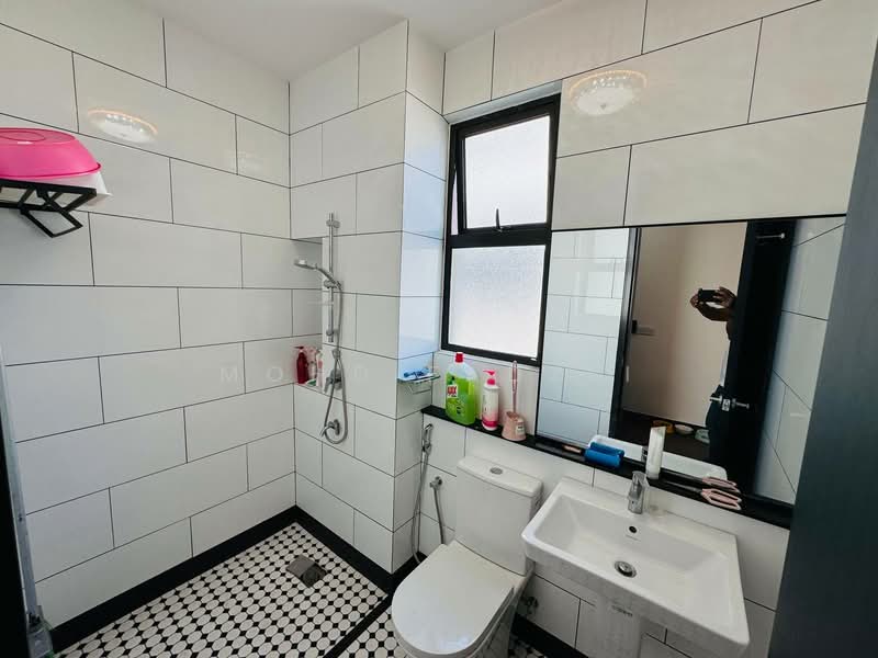 Semi-Detached House for Sale in Elmina (Shah Alam) - Mohd Fadzli - Bathroom - PropertyGuru.com.my
