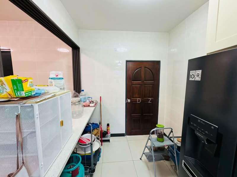 Semi-Detached House for Sale in Elmina (Shah Alam) - Mohd Fadzli - Kitchen - PropertyGuru.com.my