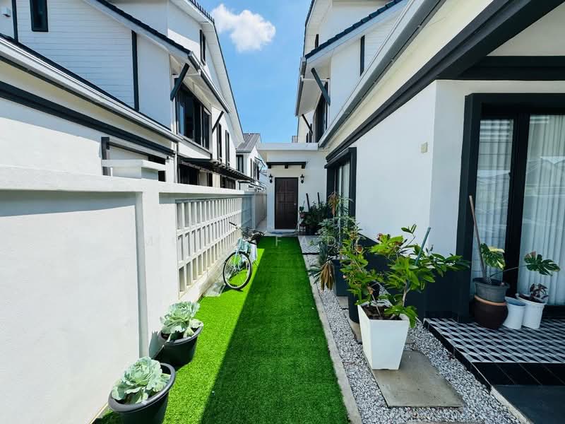 Semi-Detached House for Sale in Elmina (Shah Alam) - Mohd Fadzli - Exterior - PropertyGuru.com.my