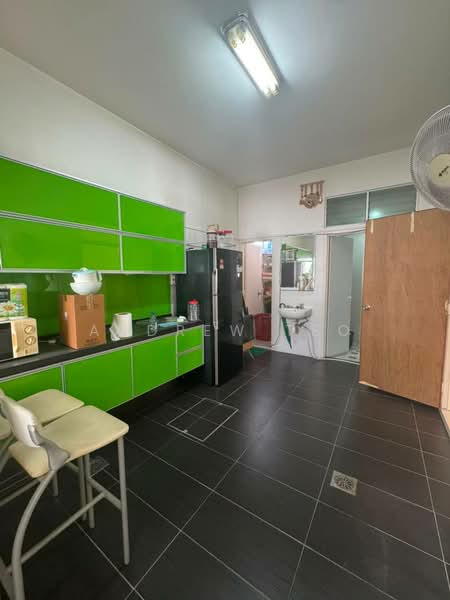 Rumah Teres 2-Tingkat untuk Dijual di Taman Setia Indah (Tebrau) - Andrew Teo - Kitchen - PropertyGuru.com.my