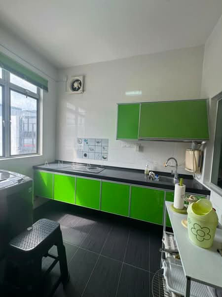 Rumah Teres 2-Tingkat untuk Dijual di Taman Setia Indah (Tebrau) - Andrew Teo - Kitchen - PropertyGuru.com.my