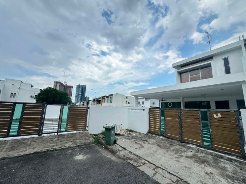 Rumah Teres 2-Tingkat untuk Dijual di Taman Setia Indah (Tebrau) - Andrew Teo - Exterior - PropertyGuru.com.my