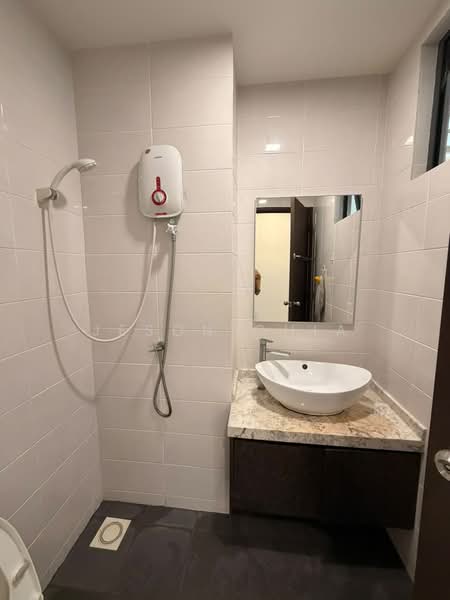 Service Residence for Rent at Service Residence @ Landmark Residence 2 - Jeson Chia - Common Bathroom - PropertyGuru.com.my