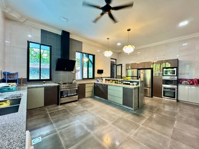 Rumah Banglo untuk Dijual di Glenhill Saujana (Shah Alam) - Sa'a Nordin - Kitchen - PropertyGuru.com.my