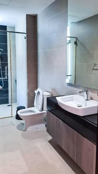 Kondominium untuk Disewa di Gurney Paragon - Andrew Chong - Bathroom - PropertyGuru.com.my