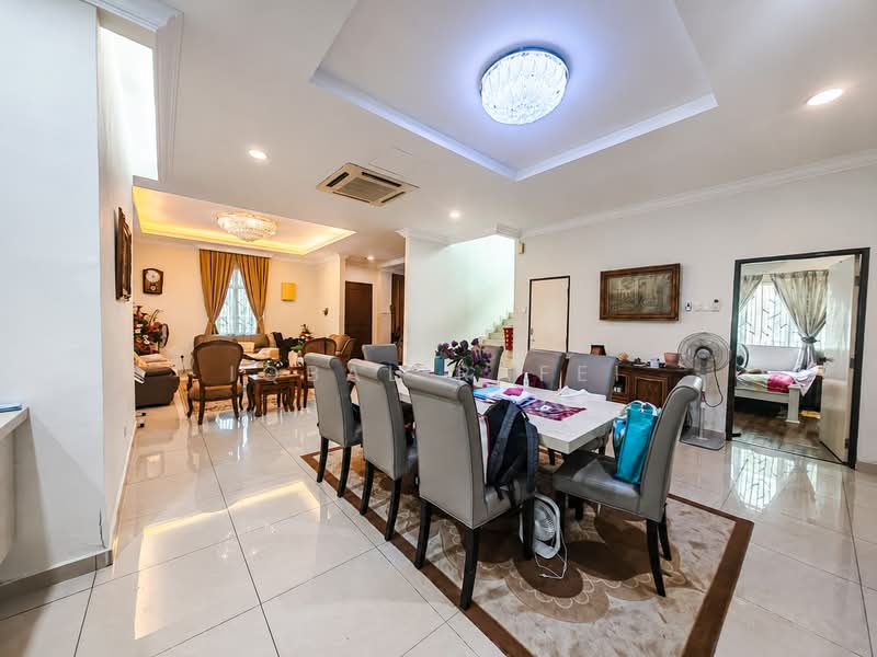 Rumah Banglo untuk Dijual di Desa Pinggiran Putra (Dengkil) - Iqbal Rafei - Living Room - PropertyGuru.com.my