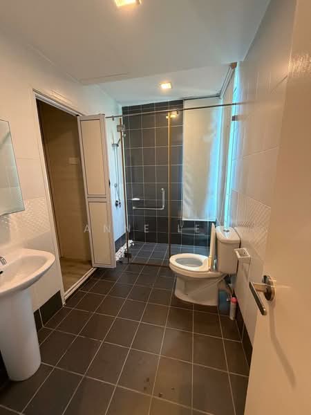 Condominium for Rent at 10 Island Resort - Anne Lee - Bathroom - PropertyGuru.com.my