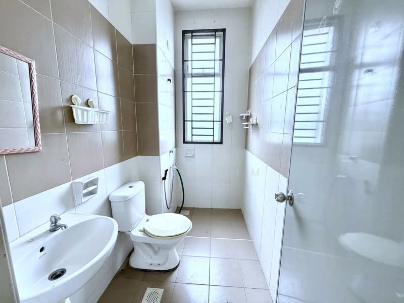 2-storey Terraced House for Sale in Taman Nusa Sentral (Iskandar Puteri (Nusajaya)) - Karl Lim - Bathroom - PropertyGuru.com.my