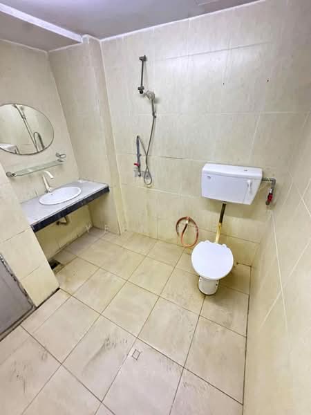 Rumah Flat untuk Disewa di Sri Tioman II - Yeen Lee - Bathroom - PropertyGuru.com.my