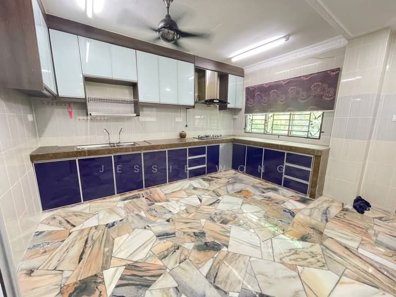 2.5-storey Terraced House for Sale in Bandar Tasik Puteri (Rawang) - Jessie Wong - Kitchen - PropertyGuru.com.my