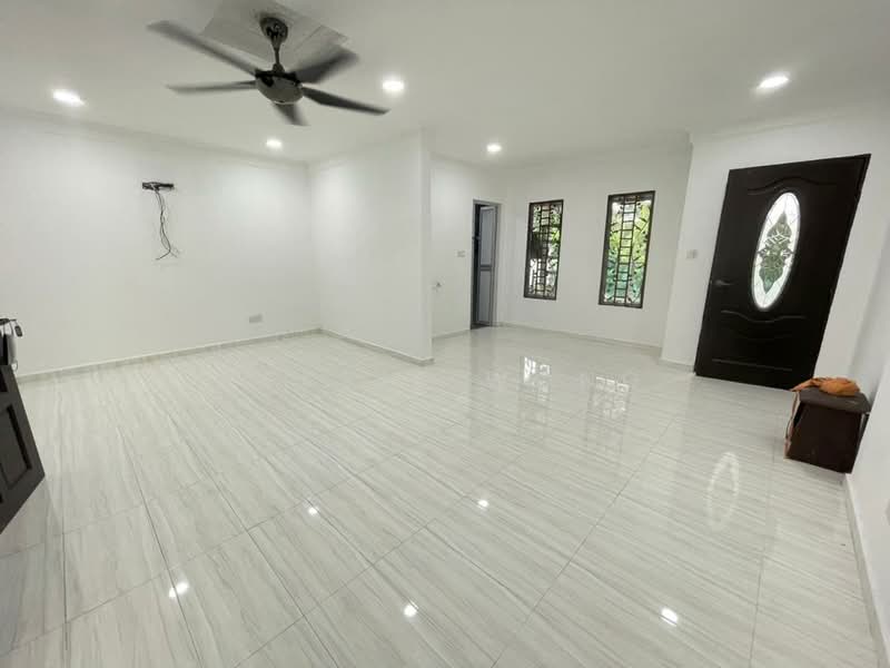 2.5-storey Terraced House for Sale in Bandar Tasik Puteri (Rawang) - Jessie Wong - Living Room - PropertyGuru.com.my