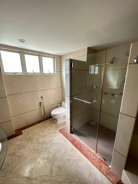Kondominium untuk Dijual di Diamond Villa Condominium - Alisson Chew - Bathroom - PropertyGuru.com.my