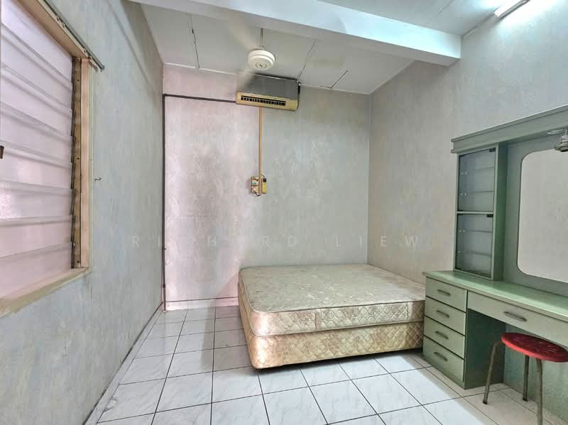 Rumah Teres 1 Tingkat untuk Dijual di Sea Park (Petaling Jaya) - Richard Liew - Bedroom - PropertyGuru.com.my