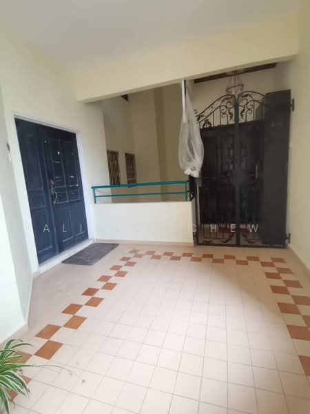Kondominium untuk Dijual di Diamond Villa Condominium - Alisson Chew - Entrance - PropertyGuru.com.my