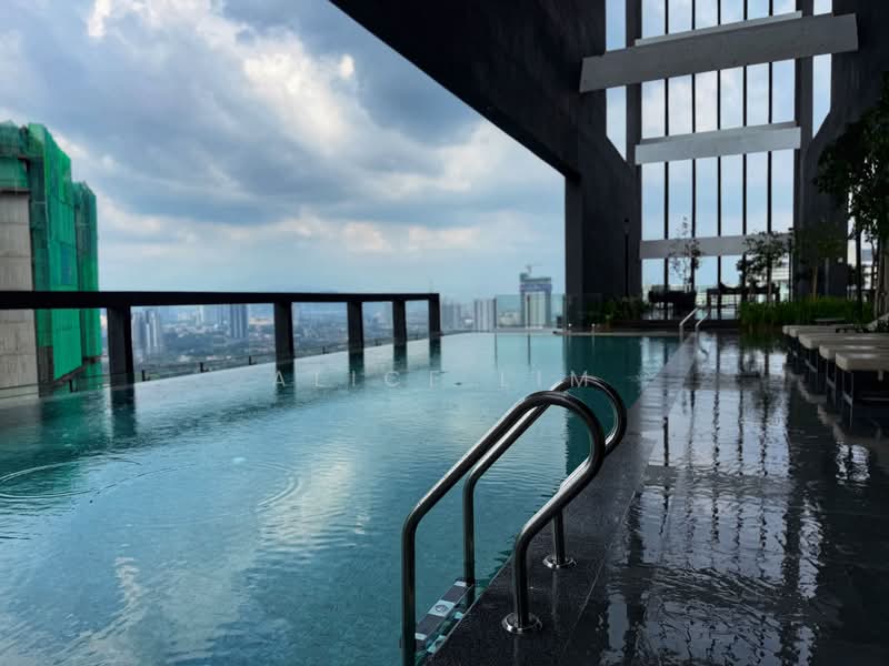 Kondominium untuk Dijual di ALIX Residences - Alice Lim - Pool - PropertyGuru.com.my