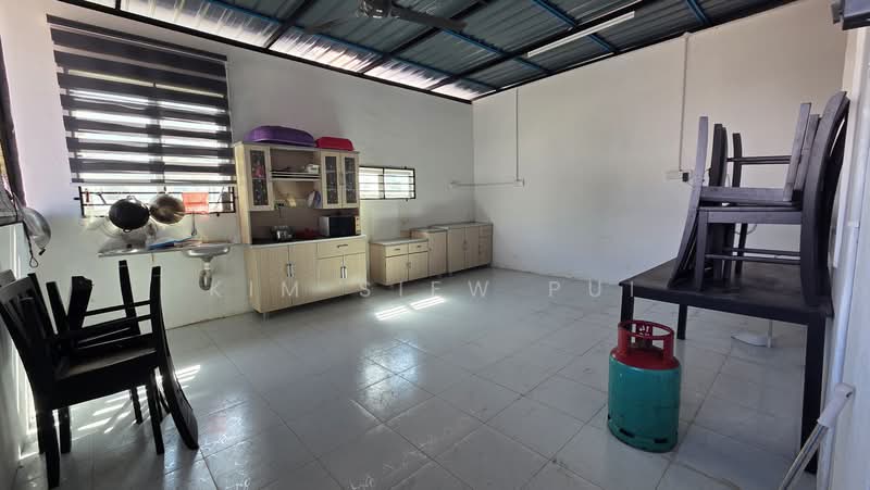 Semi-Detached House for Rent in Kota Bharu (Kelantan) - Kim Siew Pui - Kitchen - PropertyGuru.com.my
