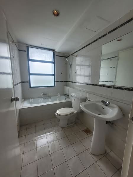 Condominium for Rent at 202 DC (Desa Cahaya) - Khairil Anwar Sirajudin - Bathroom - PropertyGuru.com.my