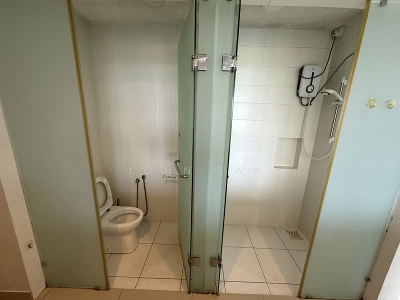 Servis Apartment untuk Dijual di Trefoil @ Setia City - John Tan - Bathroom - PropertyGuru.com.my