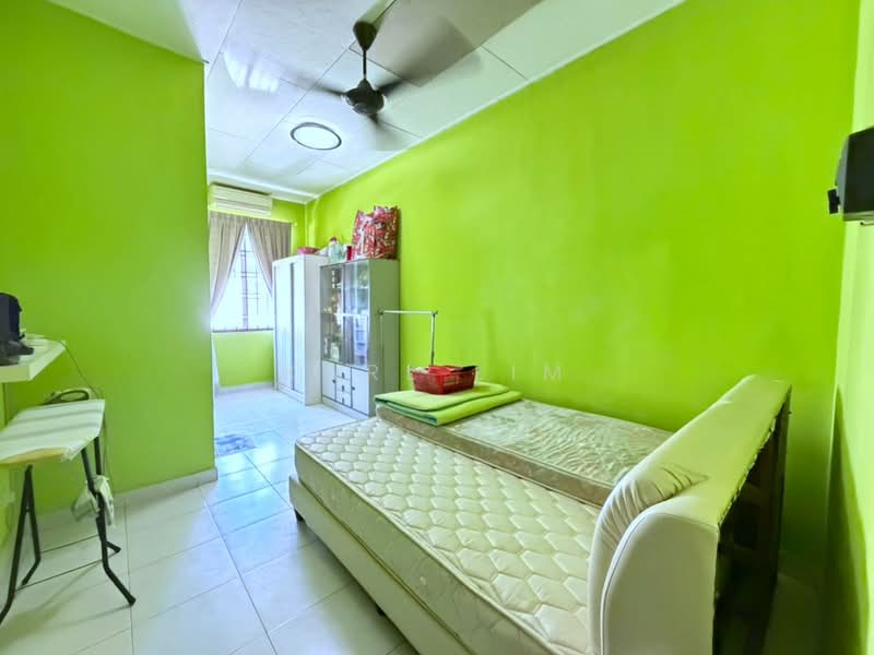 2-storey Terraced House for Sale in Taman Nusa Bestari (Iskandar Puteri (Nusajaya)) - Karl Lim - Bedroom - PropertyGuru.com.my