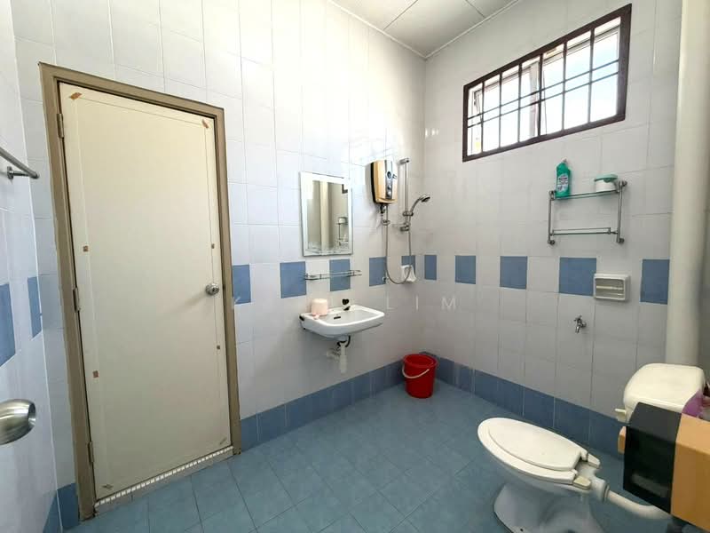 2-storey Terraced House for Sale in Taman Nusa Bestari (Iskandar Puteri (Nusajaya)) - Karl Lim - Bathroom - PropertyGuru.com.my
