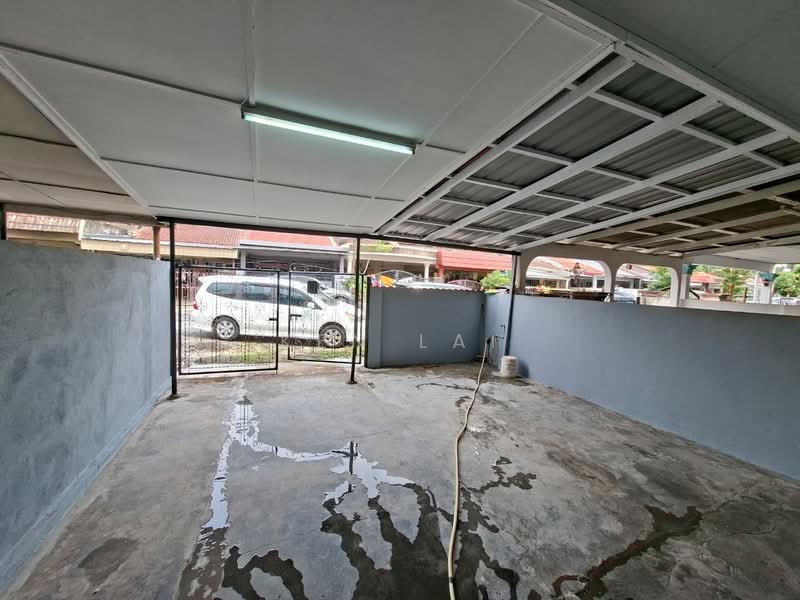 Rumah Teres 1 Tingkat untuk Disewa di Taman Nanyang (Batu) - Ken Lai - Car Park - PropertyGuru.com.my