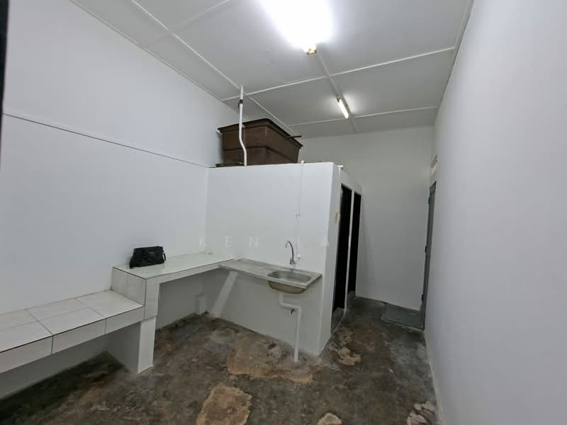 Rumah Teres 1 Tingkat untuk Disewa di Taman Nanyang (Batu) - Ken Lai - Kitchen area - PropertyGuru.com.my