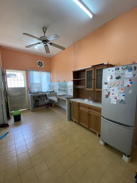 Rumah Teres untuk Dijual di Taman Aman Putra (Puchong) - Ms Sim - Kitchen - PropertyGuru.com.my