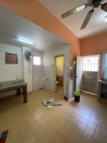 Rumah Teres untuk Dijual di Taman Aman Putra (Puchong) - Ms Sim - Bathroom - PropertyGuru.com.my