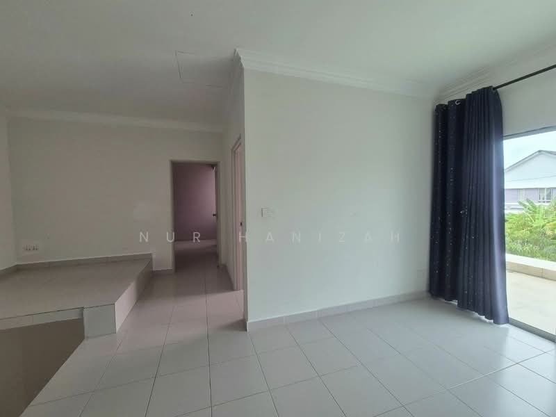 Rumah Kluster untuk Dijual di Shah Alam (Selangor) - Nur Hanizah - Living Room - PropertyGuru.com.my