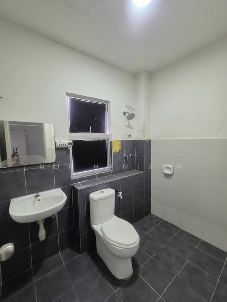 Rumah Kluster untuk Dijual di Shah Alam (Selangor) - Nur Hanizah - Bathroom - PropertyGuru.com.my