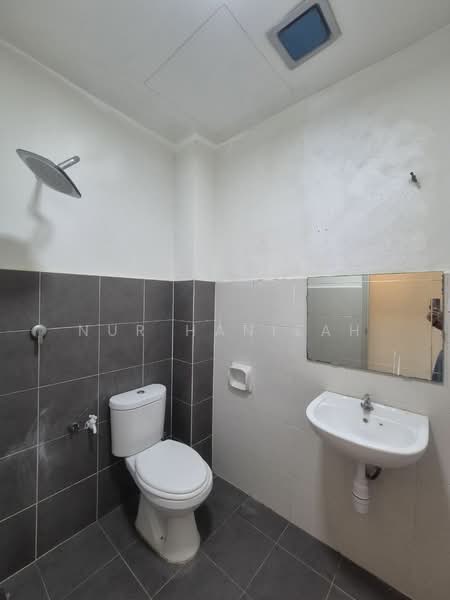 Rumah Kluster untuk Dijual di Shah Alam (Selangor) - Nur Hanizah - Bathroom - PropertyGuru.com.my