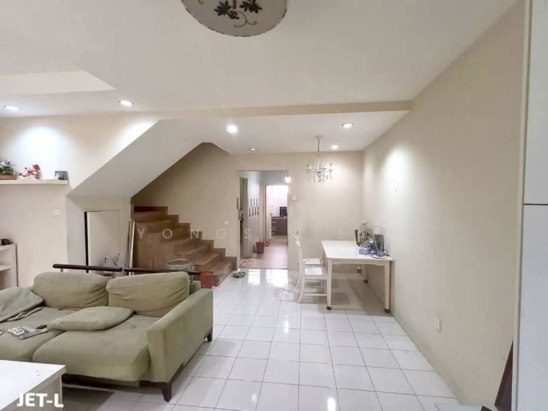Rumah Teres 2 Tingkat untuk Dijual di Setia Indah (Setia Alam) - Yongsen Lim - Living Room - PropertyGuru.com.my