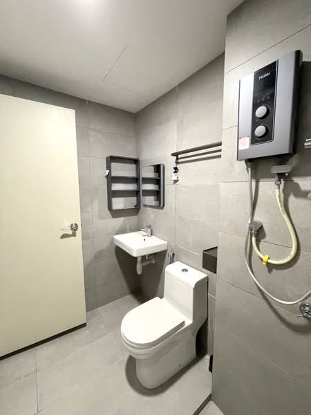 Service Residence for Rent at Vivo Executive Apartment - Angeline Tio - Bathroom - PropertyGuru.com.my