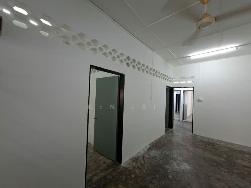 Rumah Teres 1 Tingkat untuk Disewa di Jinjang Utara (Jinjang) - Ken Lai - Living hall - PropertyGuru.com.my