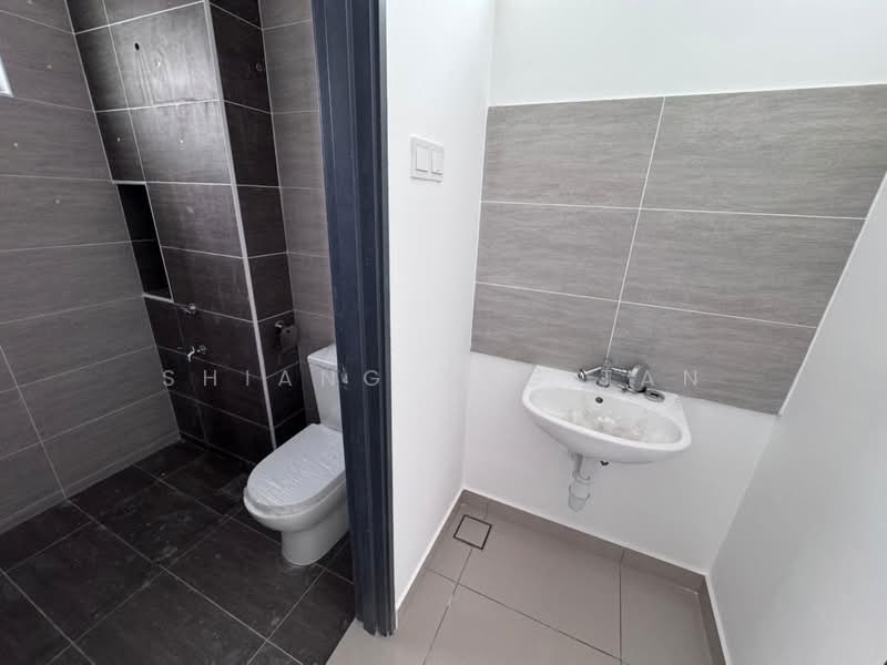 2-storey Terraced House for Sale in Taman Seri Austin (Tebrau) - Shiang Yng Tan - Bathroom - PropertyGuru.com.my